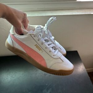 Puma Women's White and Pink Sneakers